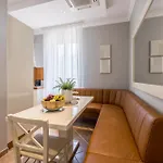 New! Elegant Downtown - Casa Kaja