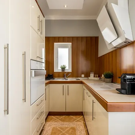 New! Elegant Downtown - Casa Kaja *